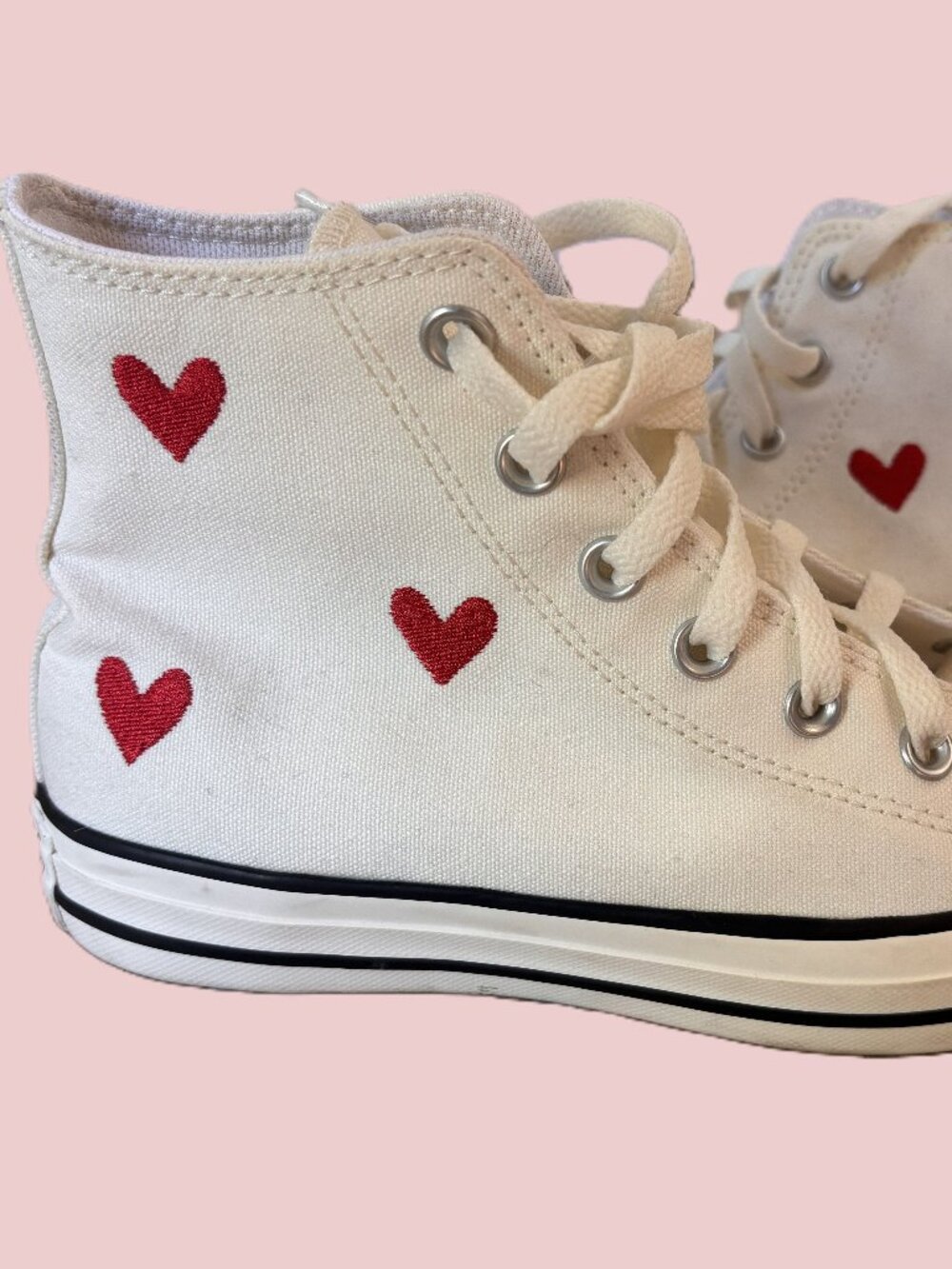 Converse All-Star W7.5 White Heart-Embroidered High-tops